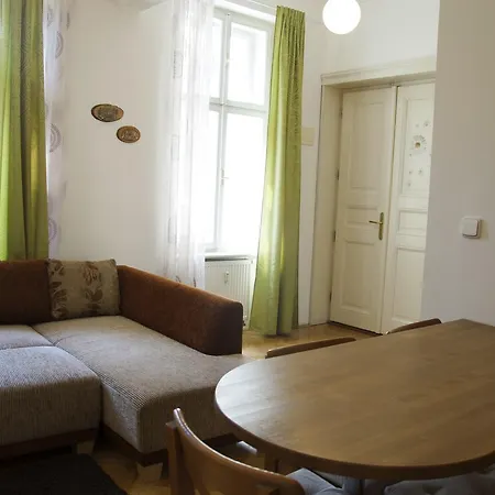 The Family's Nest Apartment *