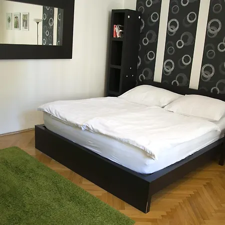 The Family's Nest * Praha
